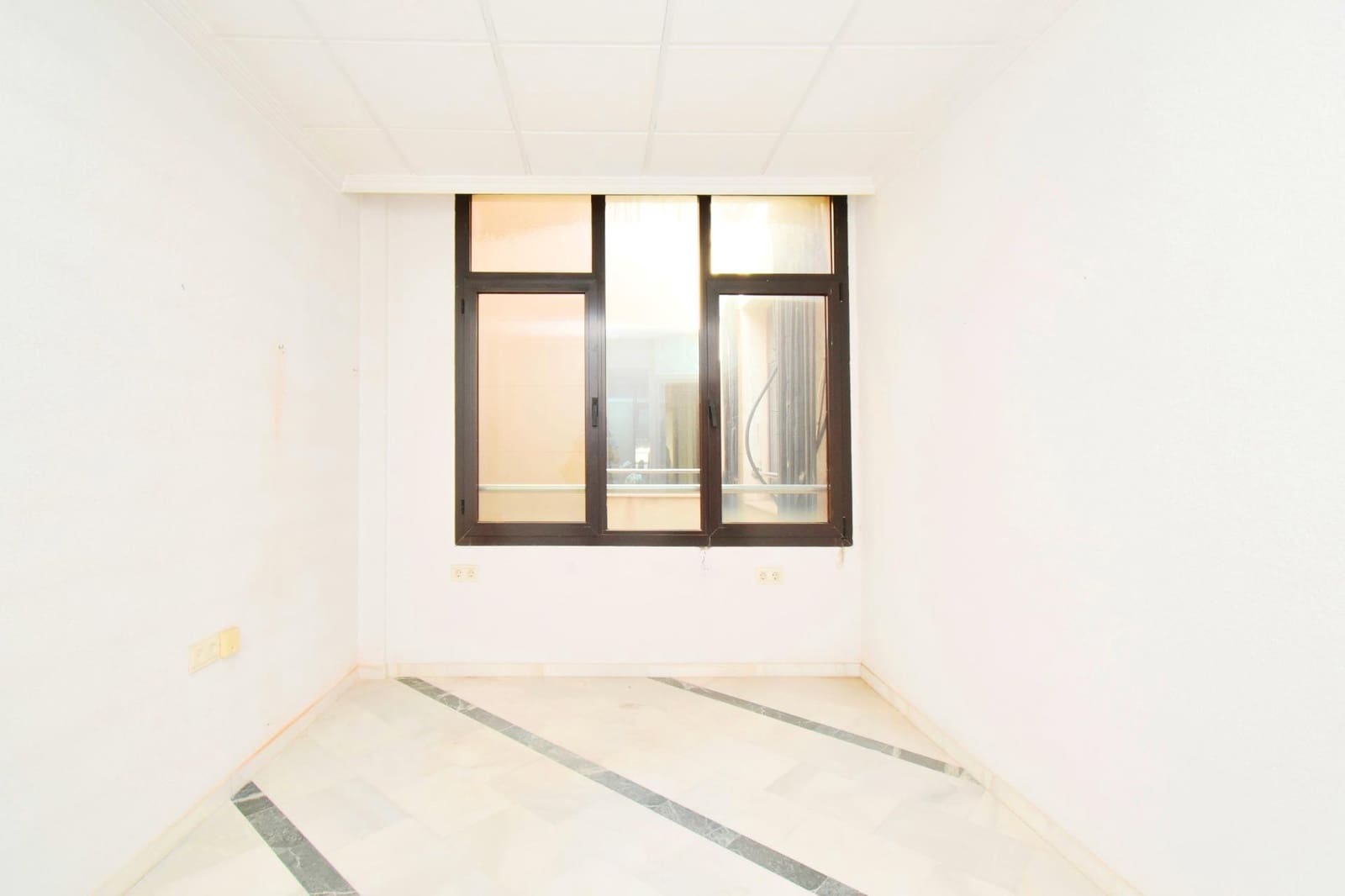 Kontor till salu i El Ejido - 76 500 € (Ref: 9321774)