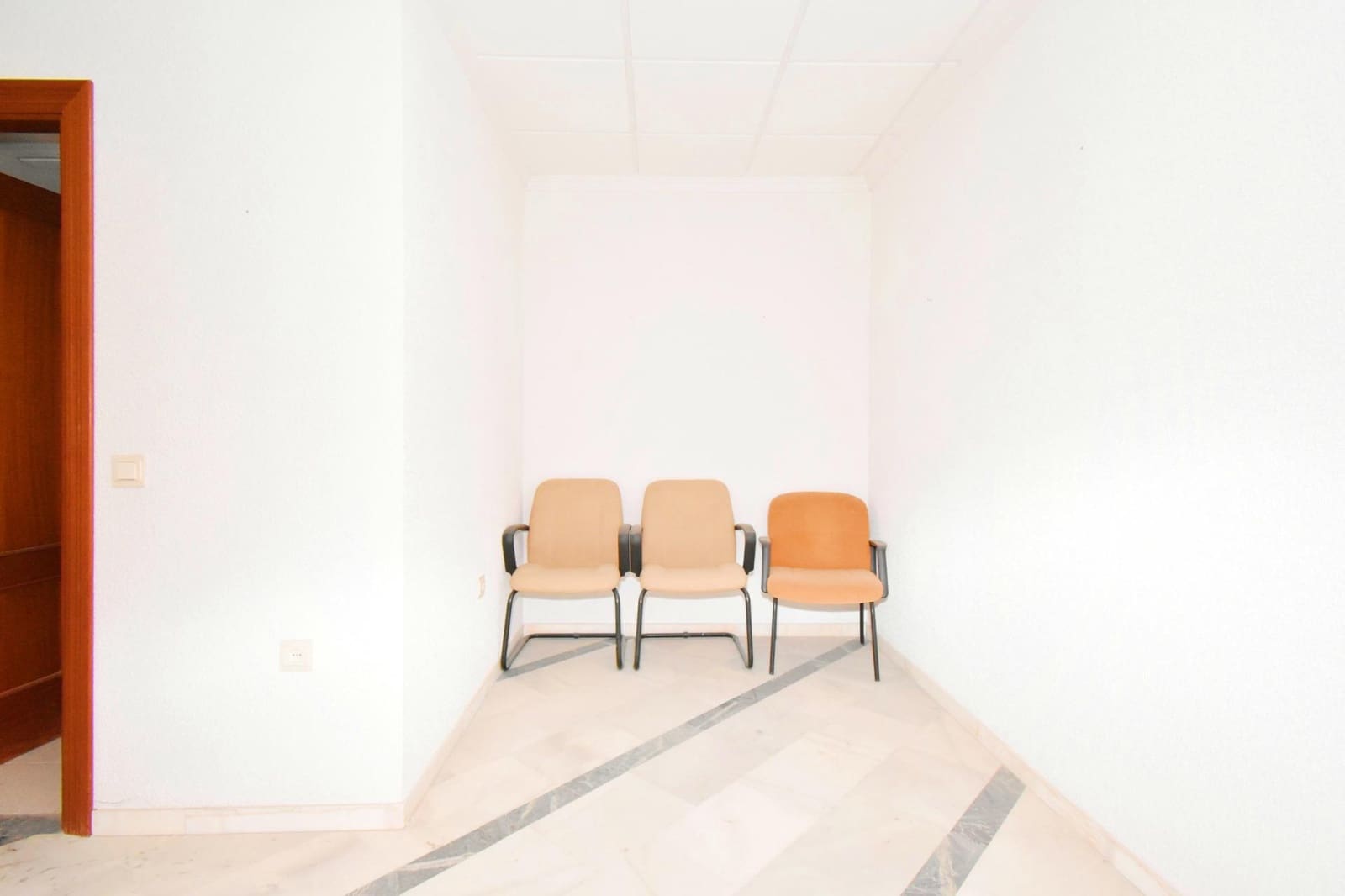 Kontor till salu i El Ejido - 76 500 € (Ref: 9321774)