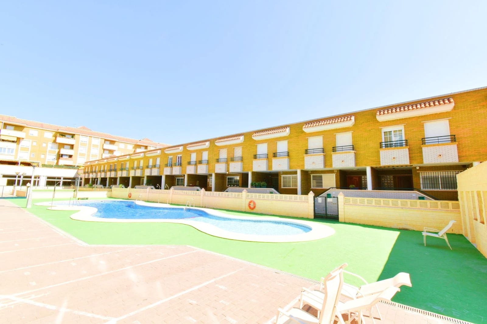 2 sovrum Takvåning att hyra i Roquetas de Mar med pool garage - 750 € (Ref: 9321775)