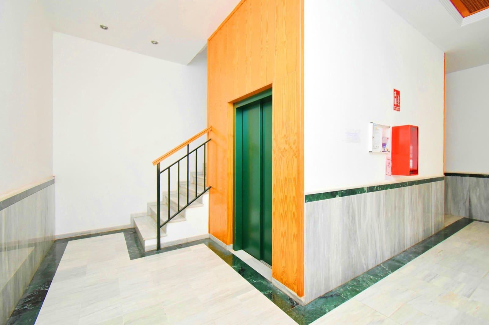 2 sovrum Takvåning att hyra i Roquetas de Mar med pool garage - 750 € (Ref: 9321775)