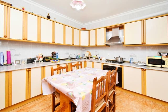 4 makuuhuone Omakotitalo myytävänä paikassa Guardias Viejas, El Ejido mukana 
autotalli - 132 000 € (Ref: 9330841)