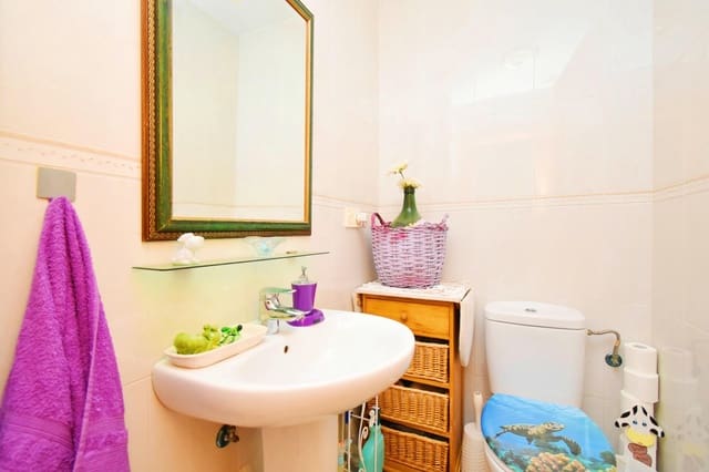 4 makuuhuone Omakotitalo myytävänä paikassa Vícar mukana 
autotalli - 245 000 € (Ref: 9373633)