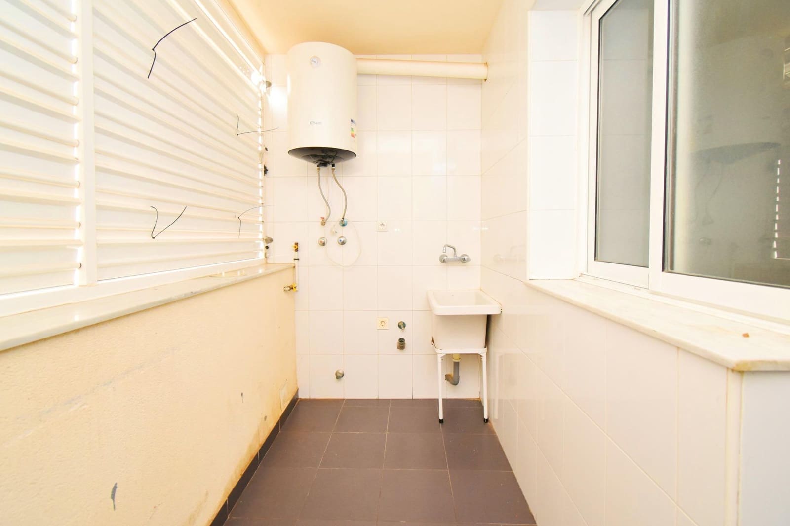 3 makuuhuone Omakotitalo myytävänä paikassa Aguadulce (Almeria) mukana 
autotalli - 225 000 € (Ref: 9386159)