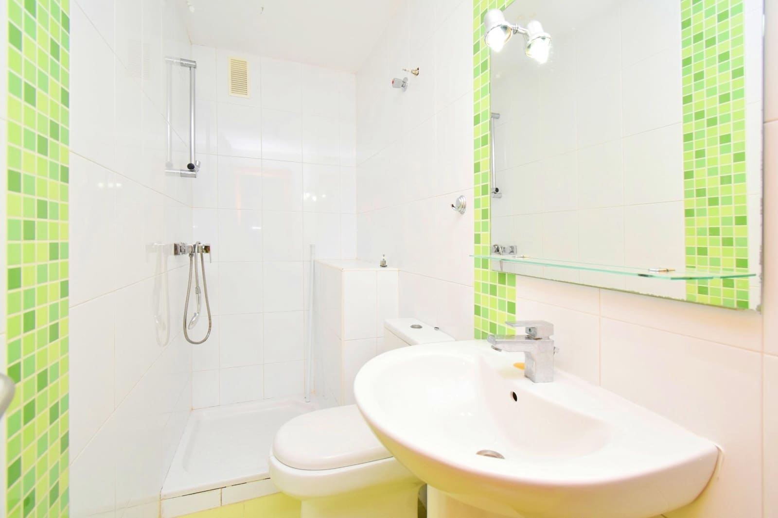 3 makuuhuone Omakotitalo myytävänä paikassa Aguadulce (Almeria) mukana 
autotalli - 225 000 € (Ref: 9386159)