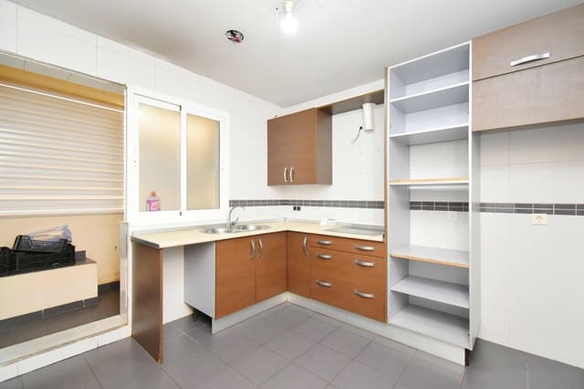 3 makuuhuone Omakotitalo myytävänä paikassa Aguadulce (Almeria), Roquetas de Mar mukana 
autotalli - 225 000 € (Ref: 9386159)