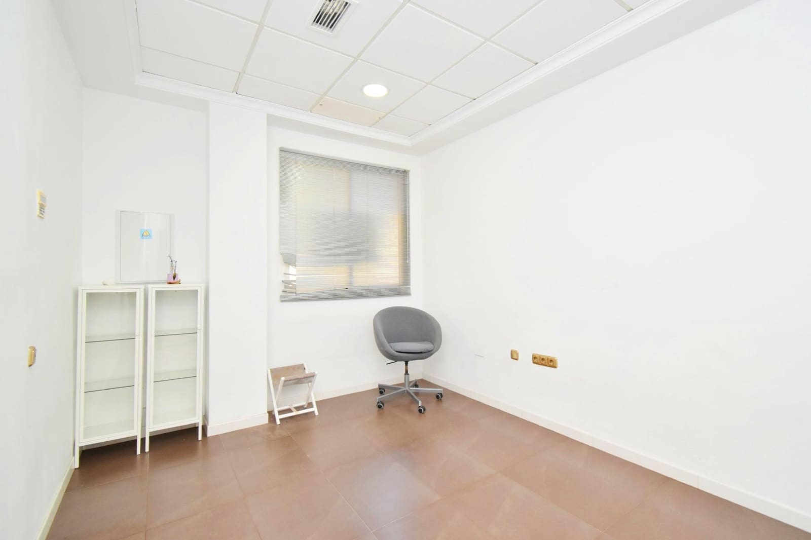 Commercial for rent in El Ejido - € 650 (Ref: 9406615)