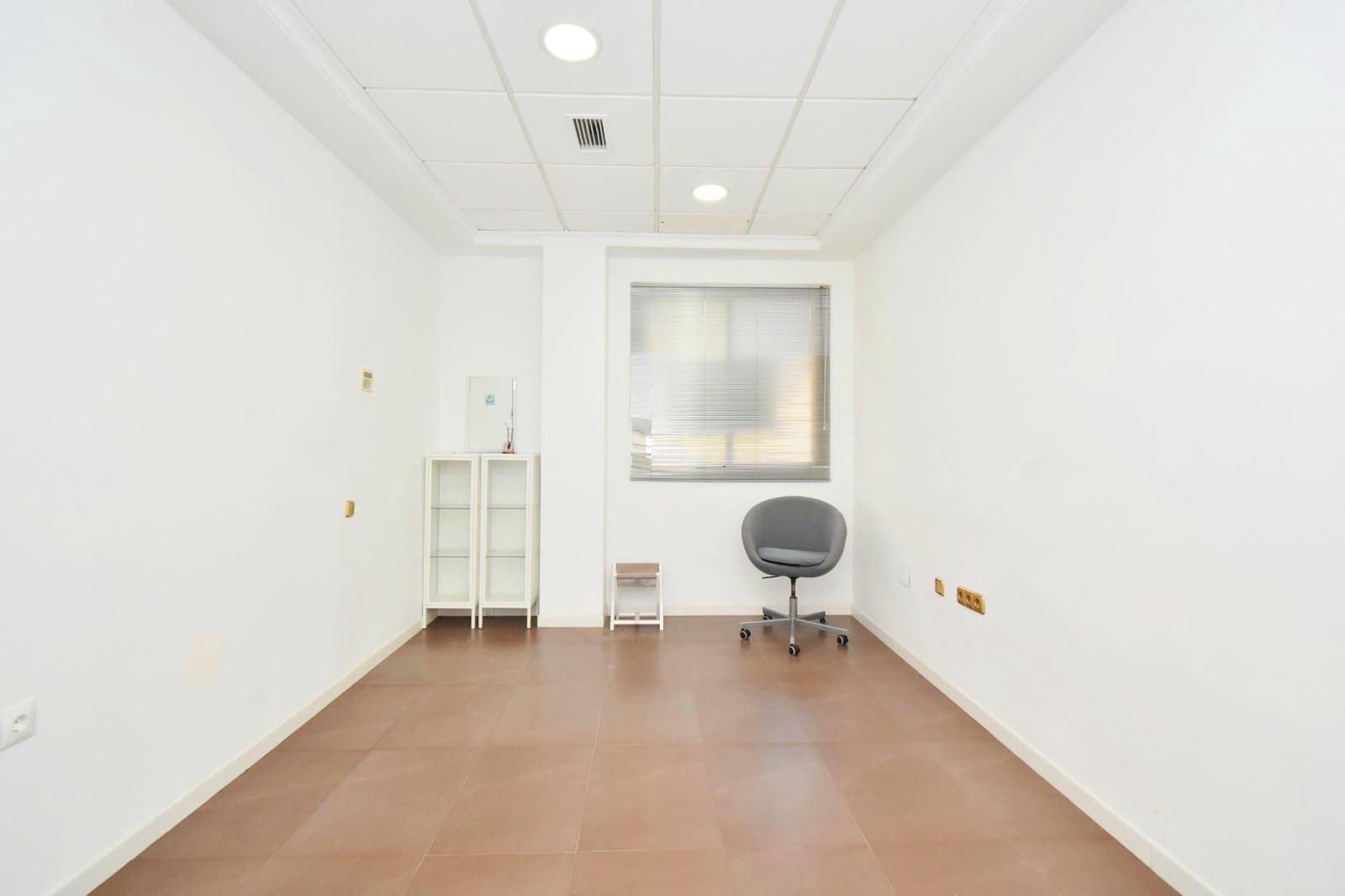 Commercial for rent in El Ejido - € 650 (Ref: 9406615)