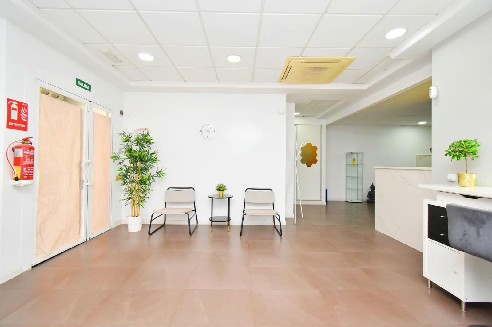 Commercial for rent in El Ejido - € 650 (Ref: 9406615)