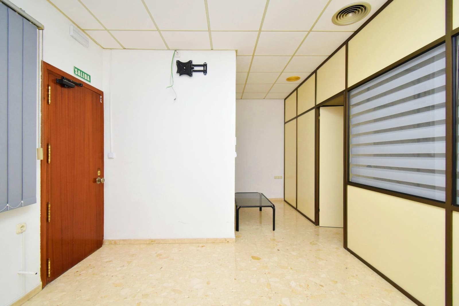 Kontor til salgs i Santa Maria del Aguila - € 69 000 (Ref: 9431015)