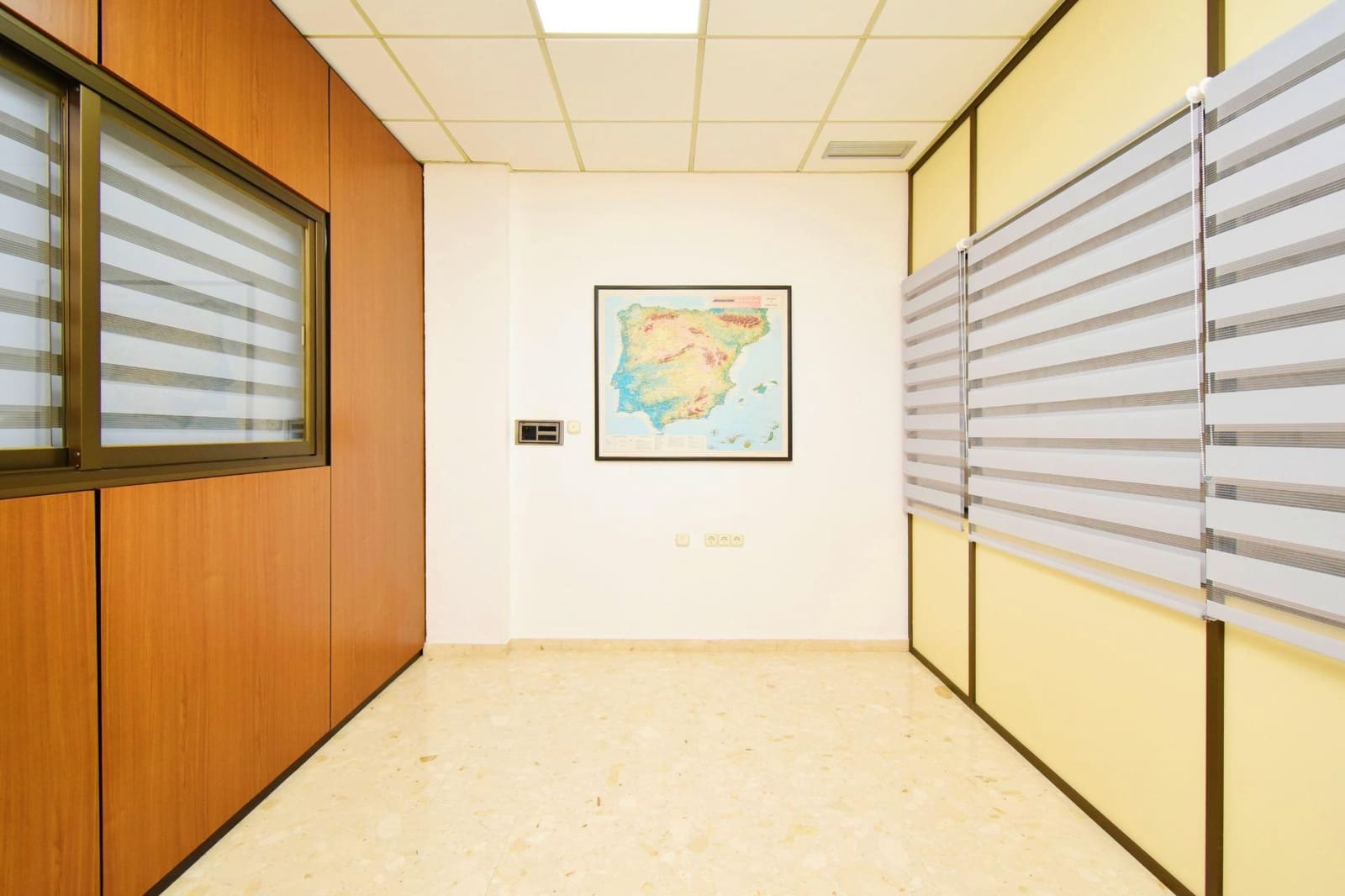 Kontor til salgs i Santa Maria del Aguila - € 69 000 (Ref: 9431015)