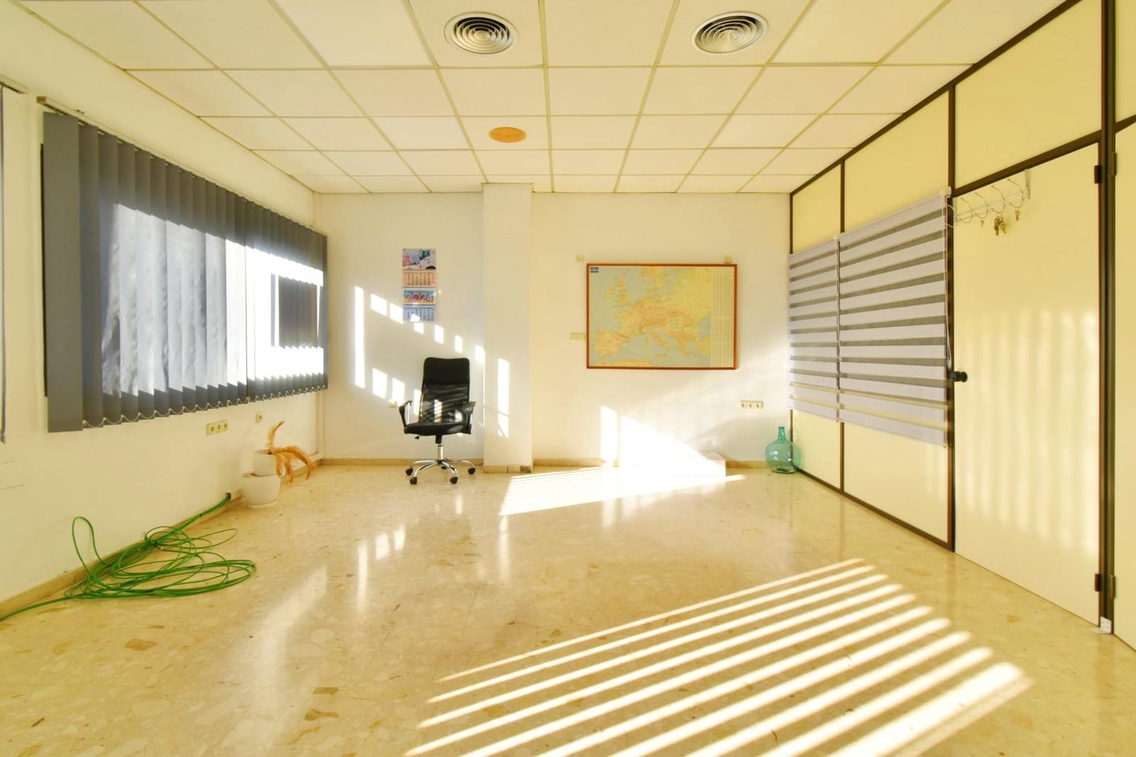 Kontor til salgs i Santa Maria del Aguila - € 69 000 (Ref: 9431015)