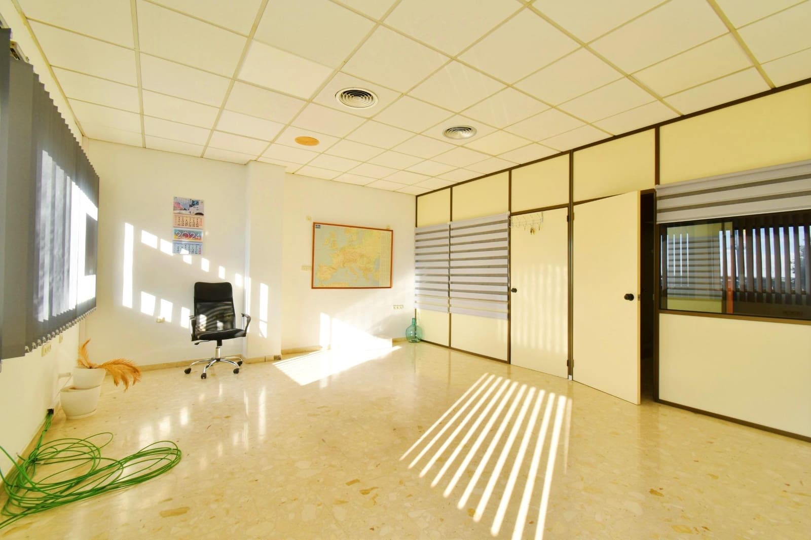 Kontor til salgs i Santa Maria del Aguila - € 69 000 (Ref: 9431015)