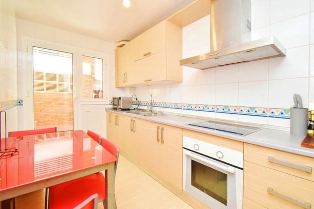 3 slaapkamer Flat te koop in Aguadulce (Almeria), Roquetas de Mar met zwembad - € 270.000 (Ref: 9527857)