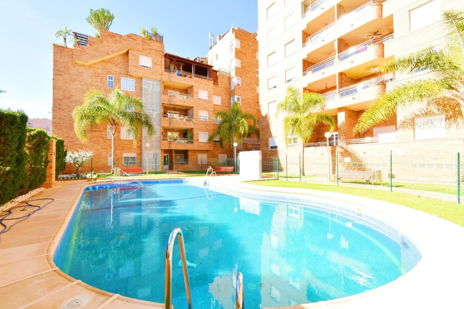 3 slaapkamer Flat te koop in Aguadulce (Almeria) met zwembad - € 270.000 (Ref: 9527857)