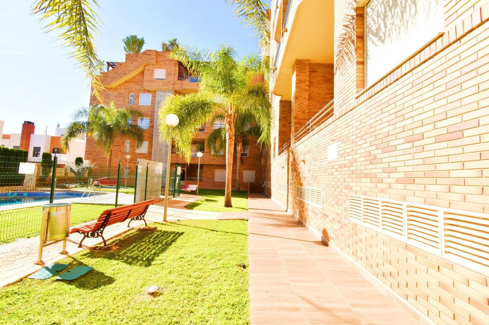 3 slaapkamer Flat te koop in Aguadulce (Almeria) met zwembad - € 270.000 (Ref: 9527857)