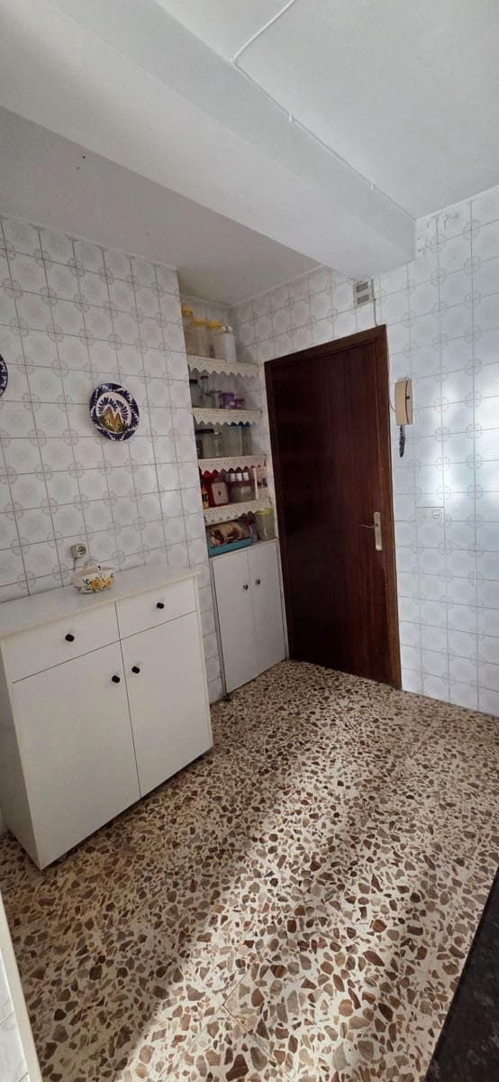 3 soveværelse Lejlighed til salg i Sevilla by - € 299.000 (Ref: 9541616)