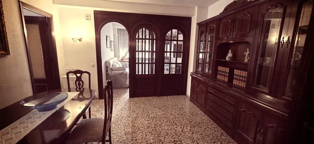 3 soveværelse Lejlighed til salg i Sevilla by - € 299.000 (Ref: 9541616)