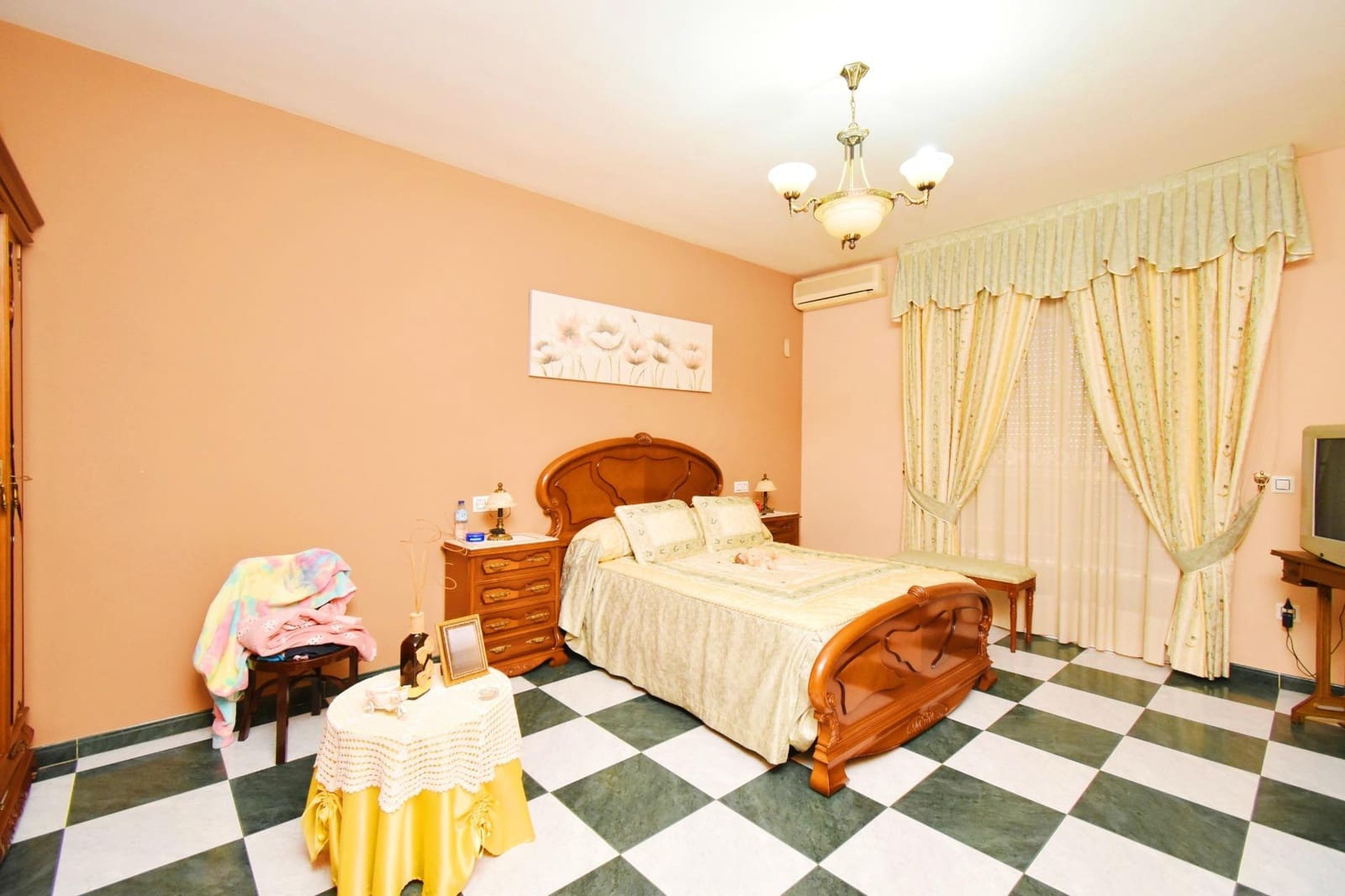 4 bedroom Apartment for sale in El Ejido with garage - € 180,000 (Ref: 9712166)