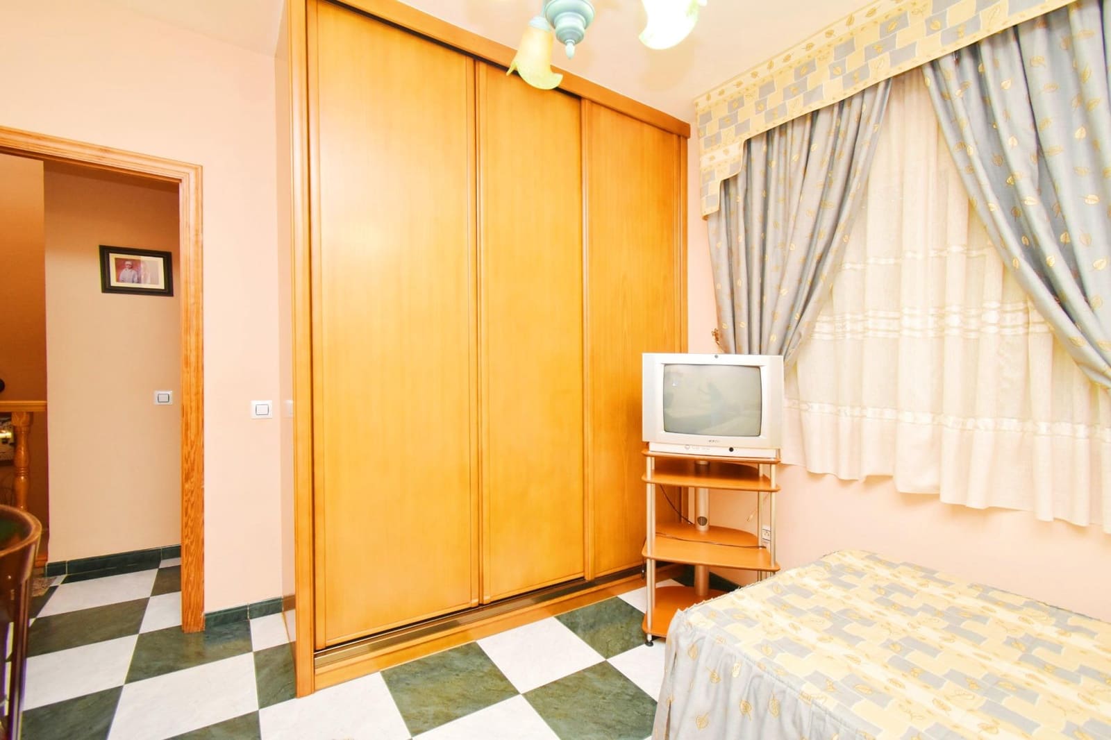 4 bedroom Apartment for sale in El Ejido with garage - € 180,000 (Ref: 9712166)