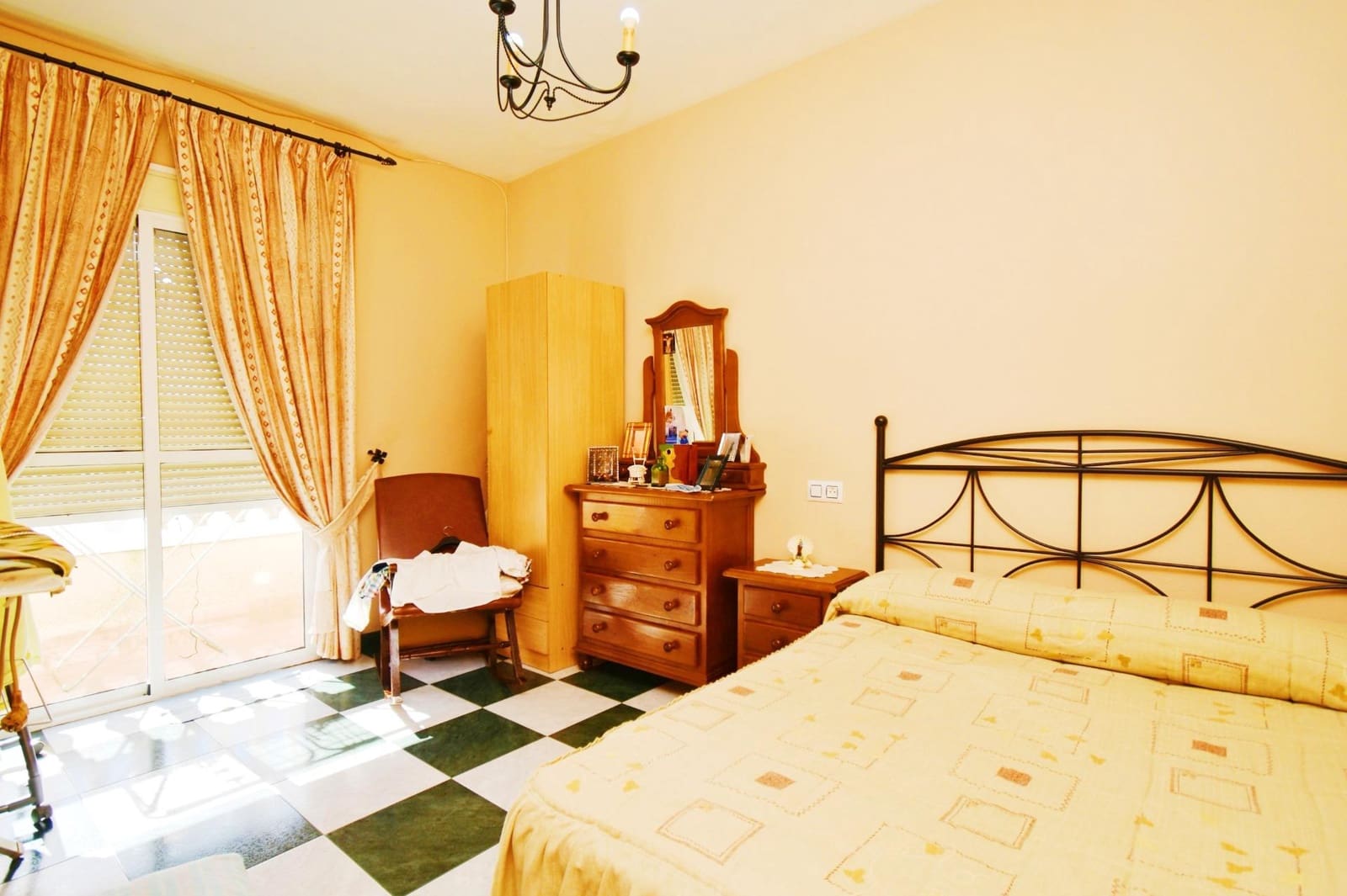 4 bedroom Apartment for sale in El Ejido with garage - € 180,000 (Ref: 9712166)