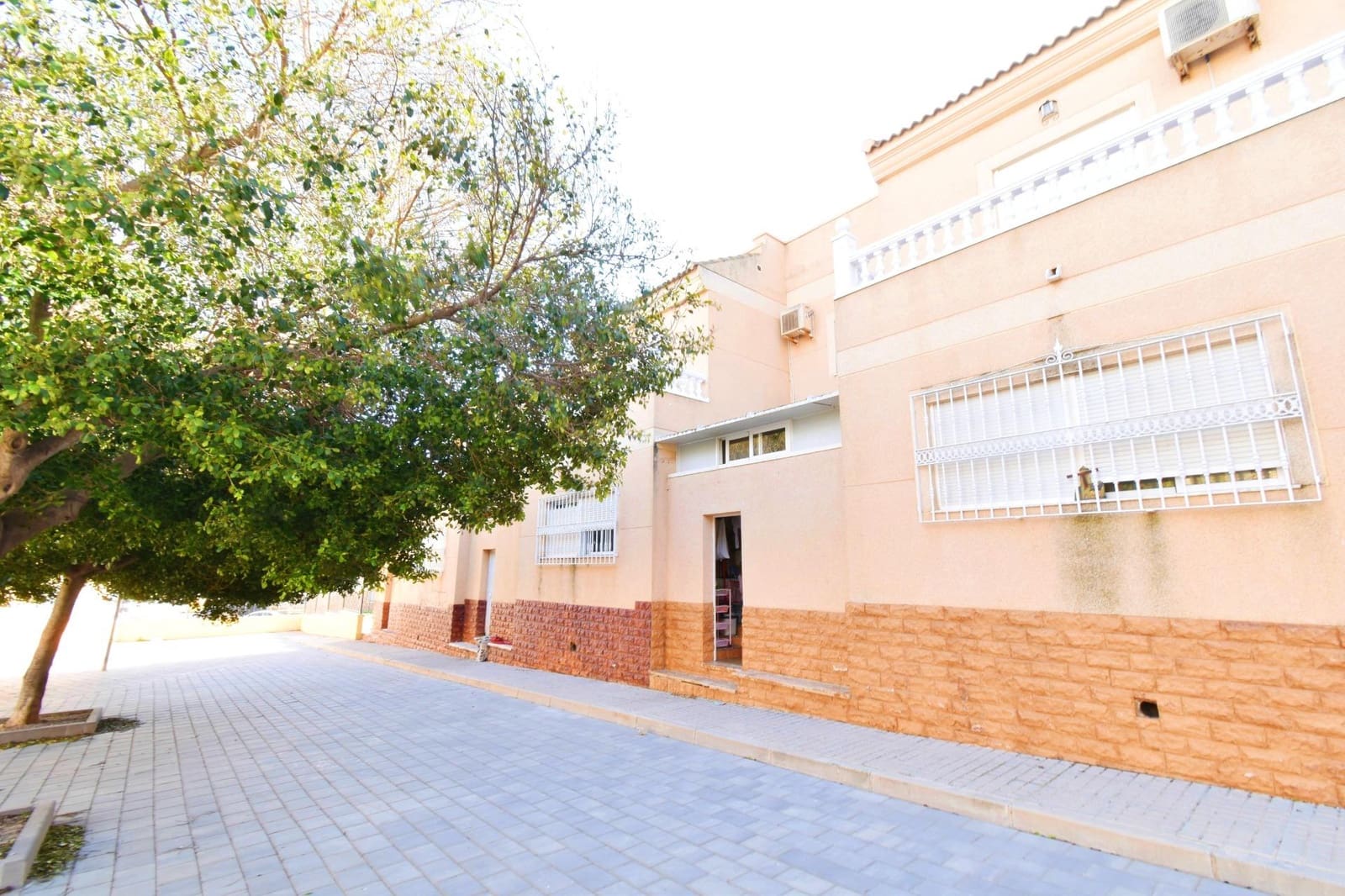 4 bedroom Apartment for sale in El Ejido with garage - € 180,000 (Ref: 9712166)