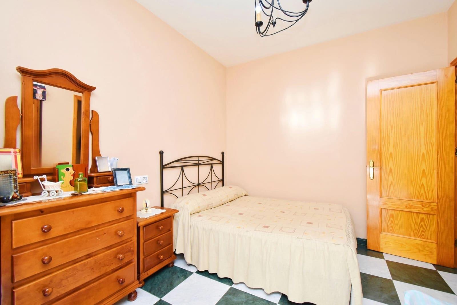 4 bedroom Apartment for sale in El Ejido with garage - € 180,000 (Ref: 9712166)