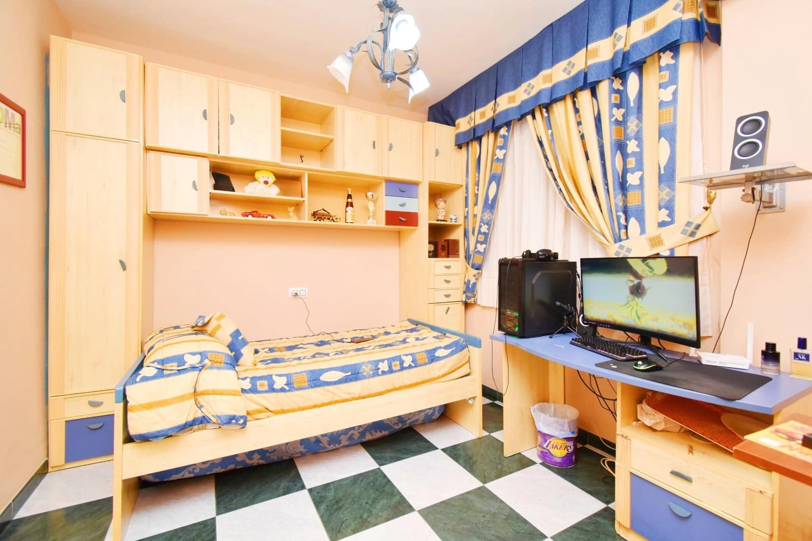 4 bedroom Apartment for sale in El Ejido with garage - € 180,000 (Ref: 9712166)