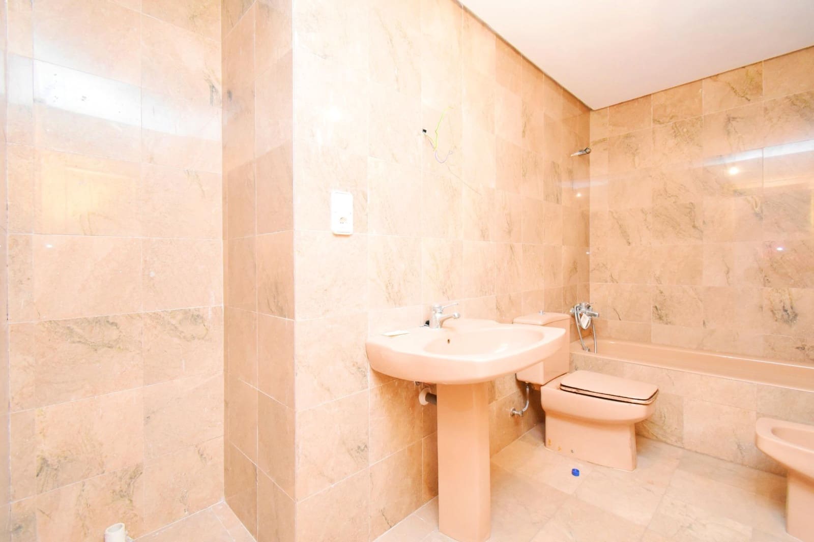 4 bedroom Flat for sale in El Ejido with garage - € 190,000 (Ref: 9804525)