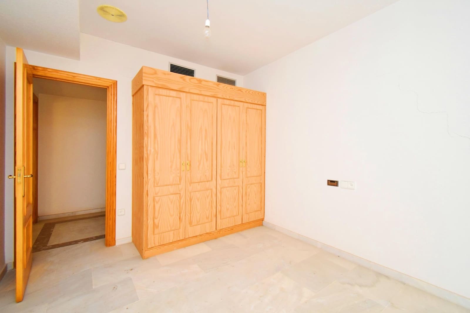 4 bedroom Flat for sale in El Ejido with garage - € 190,000 (Ref: 9804525)