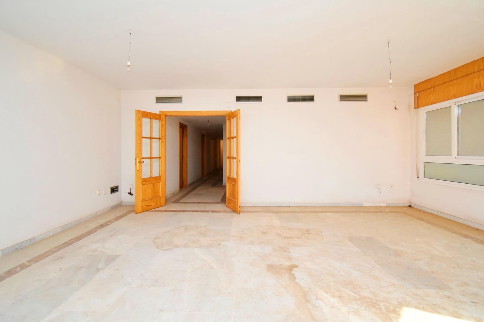 4 bedroom Flat for sale in El Ejido with garage - € 190,000 (Ref: 9804525)