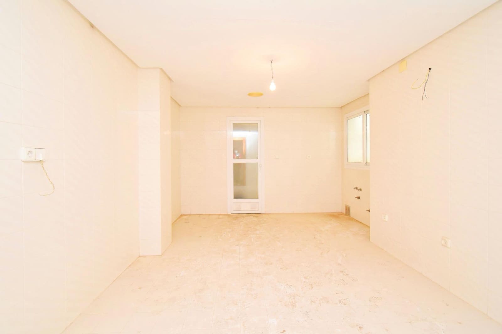 4 bedroom Flat for sale in El Ejido with garage - € 190,000 (Ref: 9804525)
