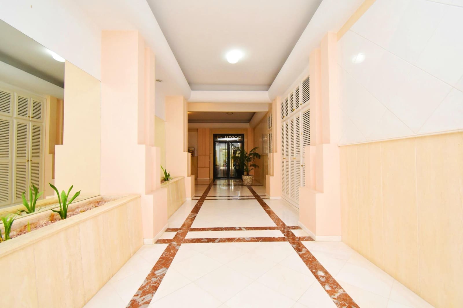 4 bedroom Flat for sale in El Ejido with garage - € 190,000 (Ref: 9804525)