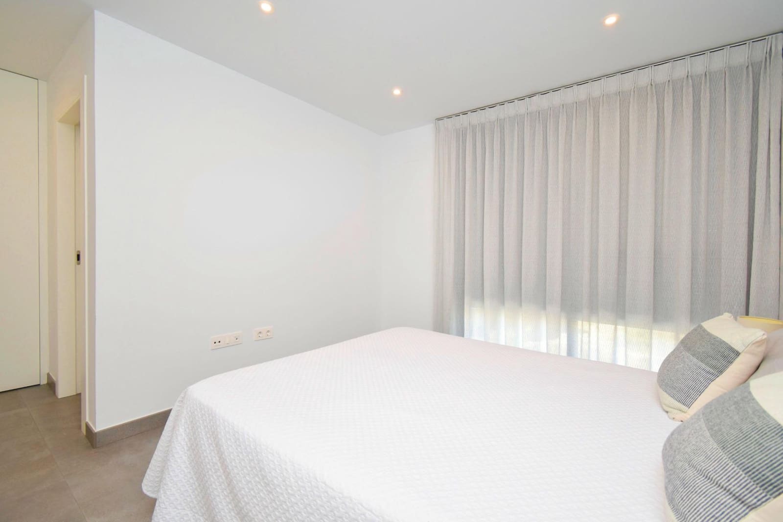 3 soverom Rekkehus til salgs i Almeria by med svømmebasseng garasje - € 459 000 (Ref: 9865384)