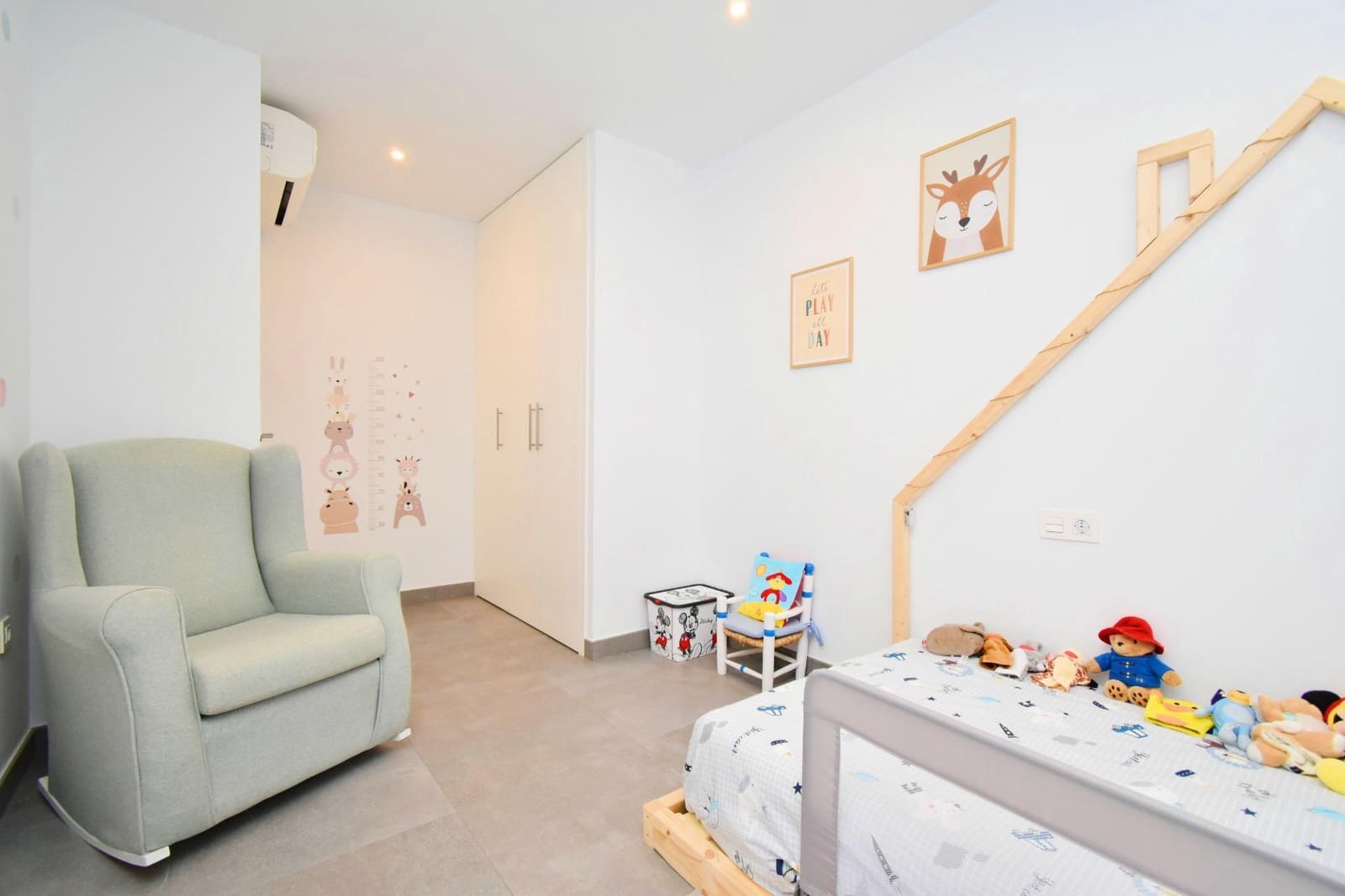 3 soverom Rekkehus til salgs i Almeria by med svømmebasseng garasje - € 459 000 (Ref: 9865384)
