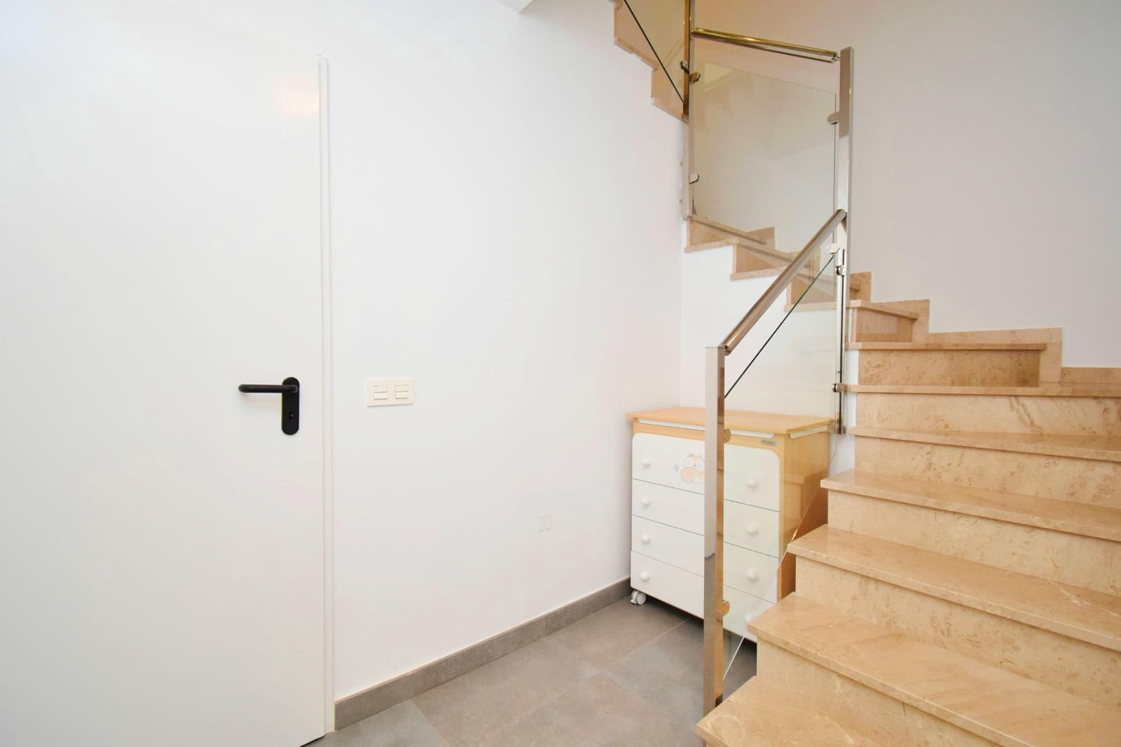 3 soverom Rekkehus til salgs i Almeria by med svømmebasseng garasje - € 459 000 (Ref: 9865384)