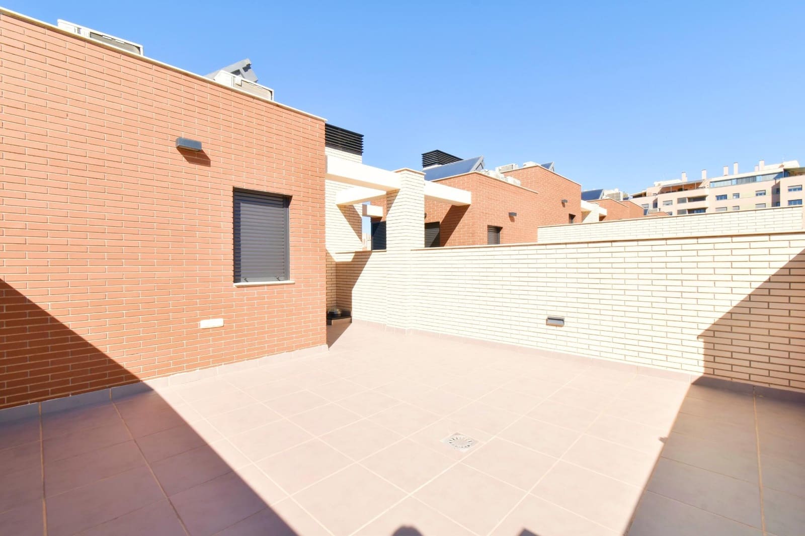 3 soverom Rekkehus til salgs i Almeria by med svømmebasseng garasje - € 459 000 (Ref: 9865384)