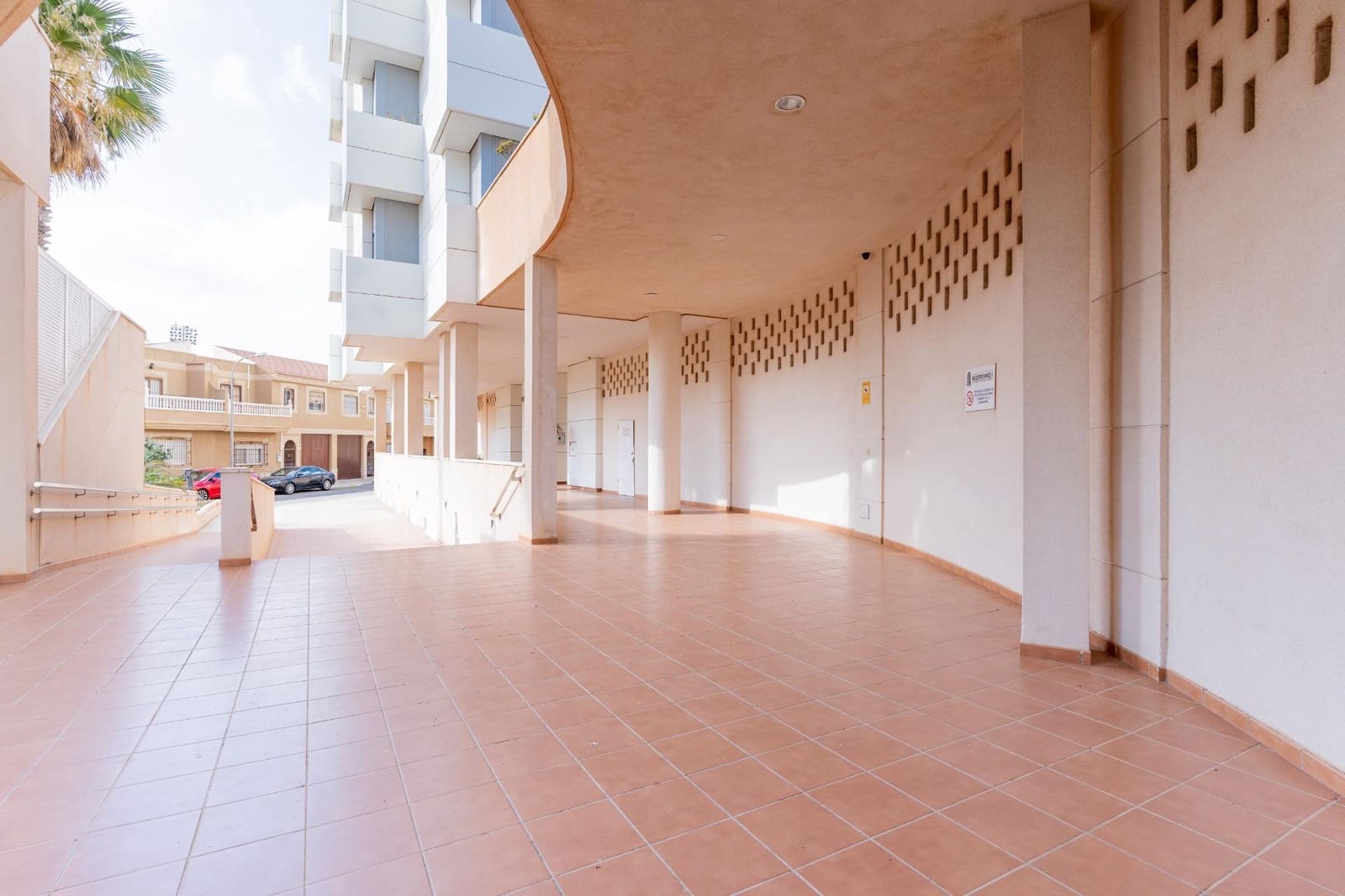 2 slaapkamer Flat te koop in El Ejido met zwembad garage - € 148.500 (Ref: 9938359)