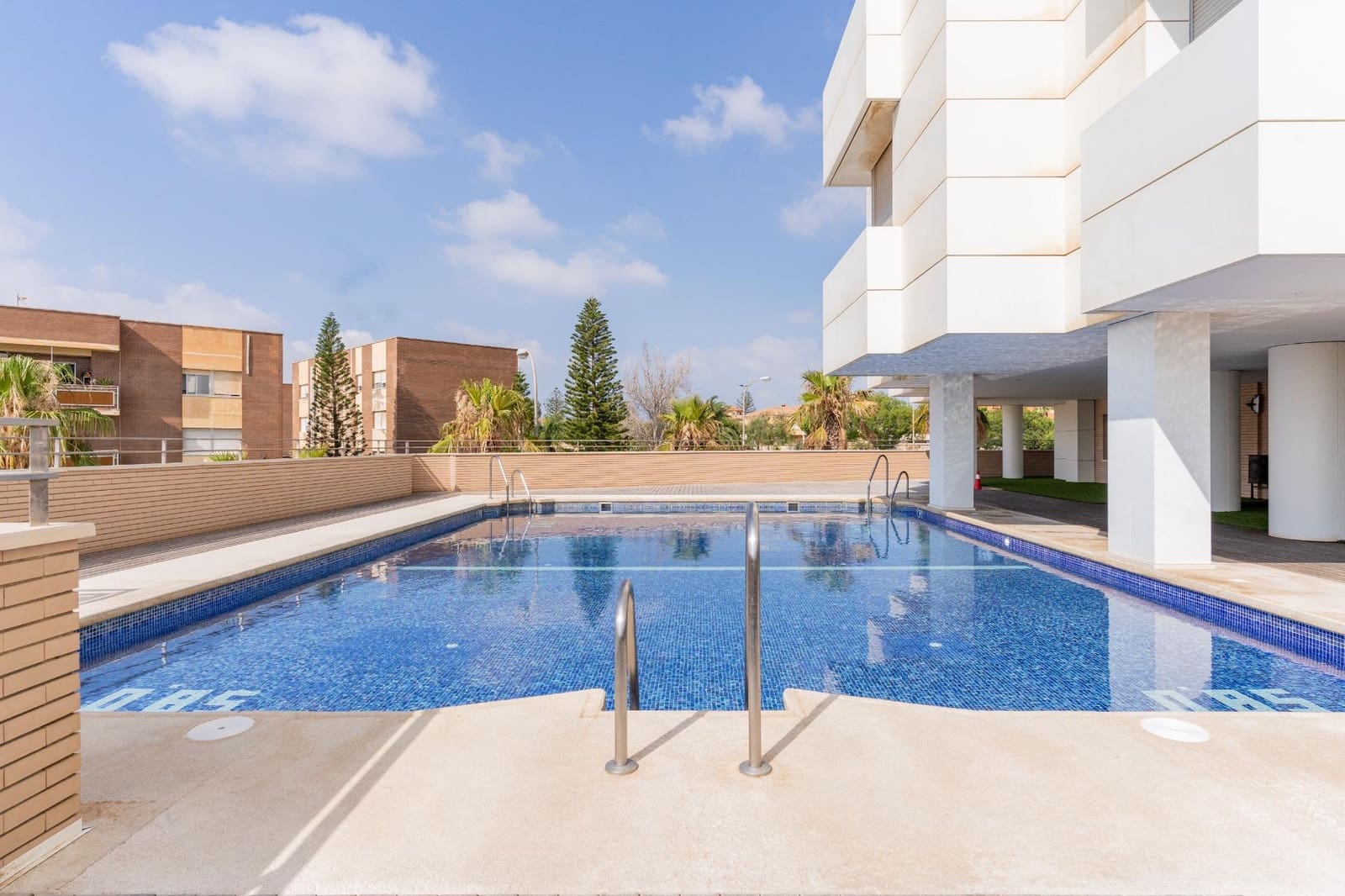 2 slaapkamer Flat te koop in El Ejido met zwembad garage - € 148.500 (Ref: 9938359)