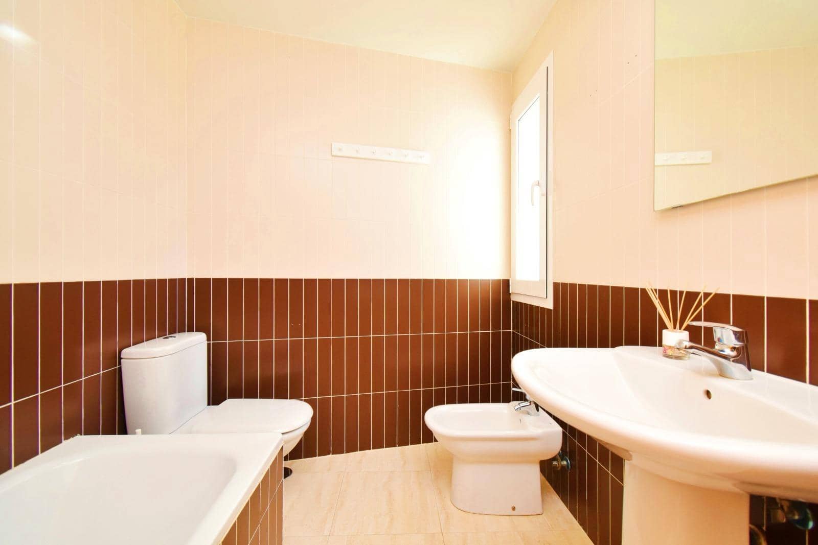 2 slaapkamer Flat te koop in Almerimar met zwembad - € 168.500 (Ref: 9979849)