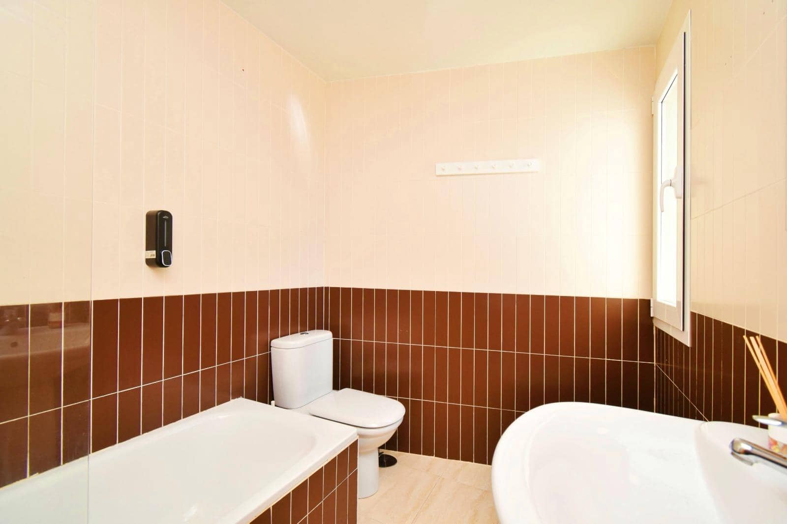 2 slaapkamer Flat te koop in Almerimar met zwembad - € 168.500 (Ref: 9979849)