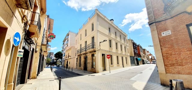 Business for rent in Barcelona city - € 2,500 (Ref: 9203528)