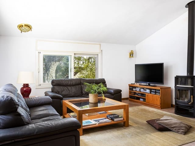 4 bedroom Finca/Country House for rent in Cabrera de Mar with garage - € 9,000 (Ref: 9203533)