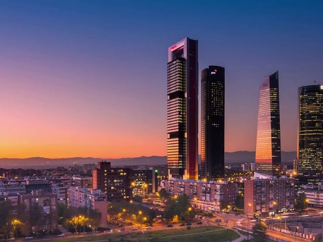 Tontti myytävänä paikassa Chamartín, Madrid kaupunki - 1 870 000 € (Ref: 9203534)