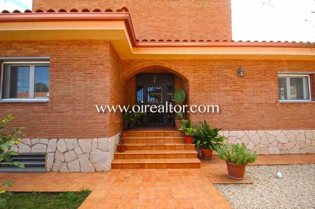 9 soveværelse Byhus til salg i Castelldefels - € 2.600.000 (Ref: 9203551)