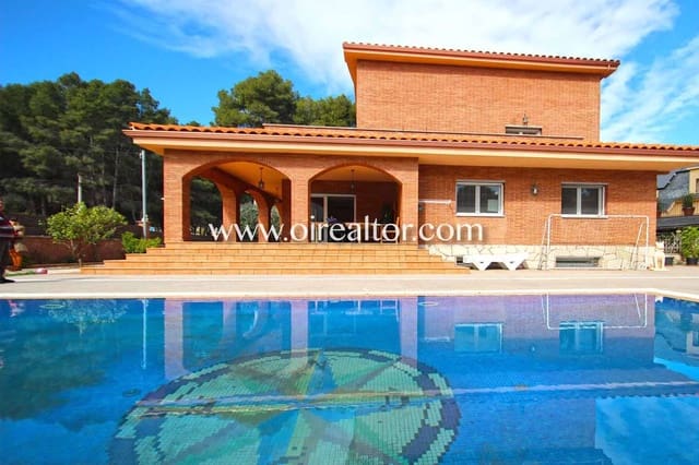 9 soveværelse Byhus til salg i Castelldefels - € 2.600.000 (Ref: 9203551)