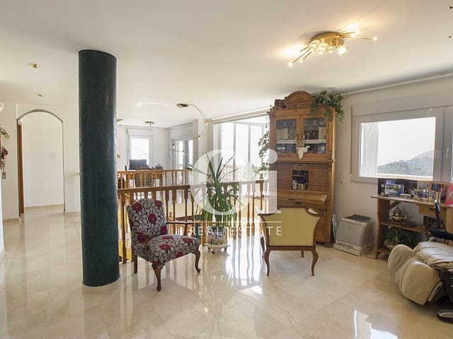 6 soveværelse Byhus til salg i Castelldefels med garage - € 1.490.000 (Ref: 9203552)