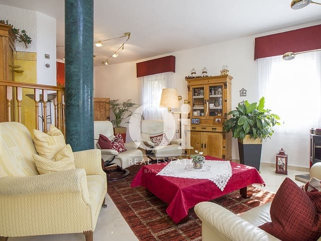 6 soveværelse Byhus til salg i Castelldefels med garage - € 1.490.000 (Ref: 9203552)