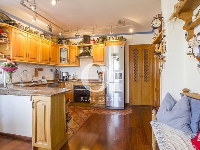 6 soveværelse Byhus til salg i Castelldefels med garage - € 1.490.000 (Ref: 9203552)