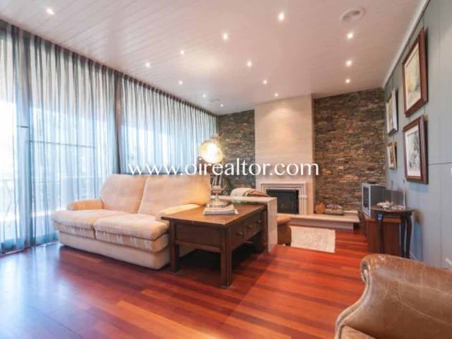 6 soveværelse Byhus til salg i Castelldefels - € 1.380.000 (Ref: 9203553)