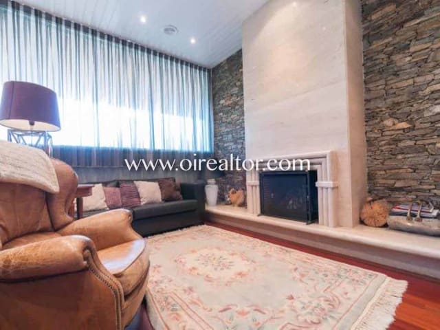 6 soveværelse Byhus til salg i Castelldefels - € 1.380.000 (Ref: 9203553)